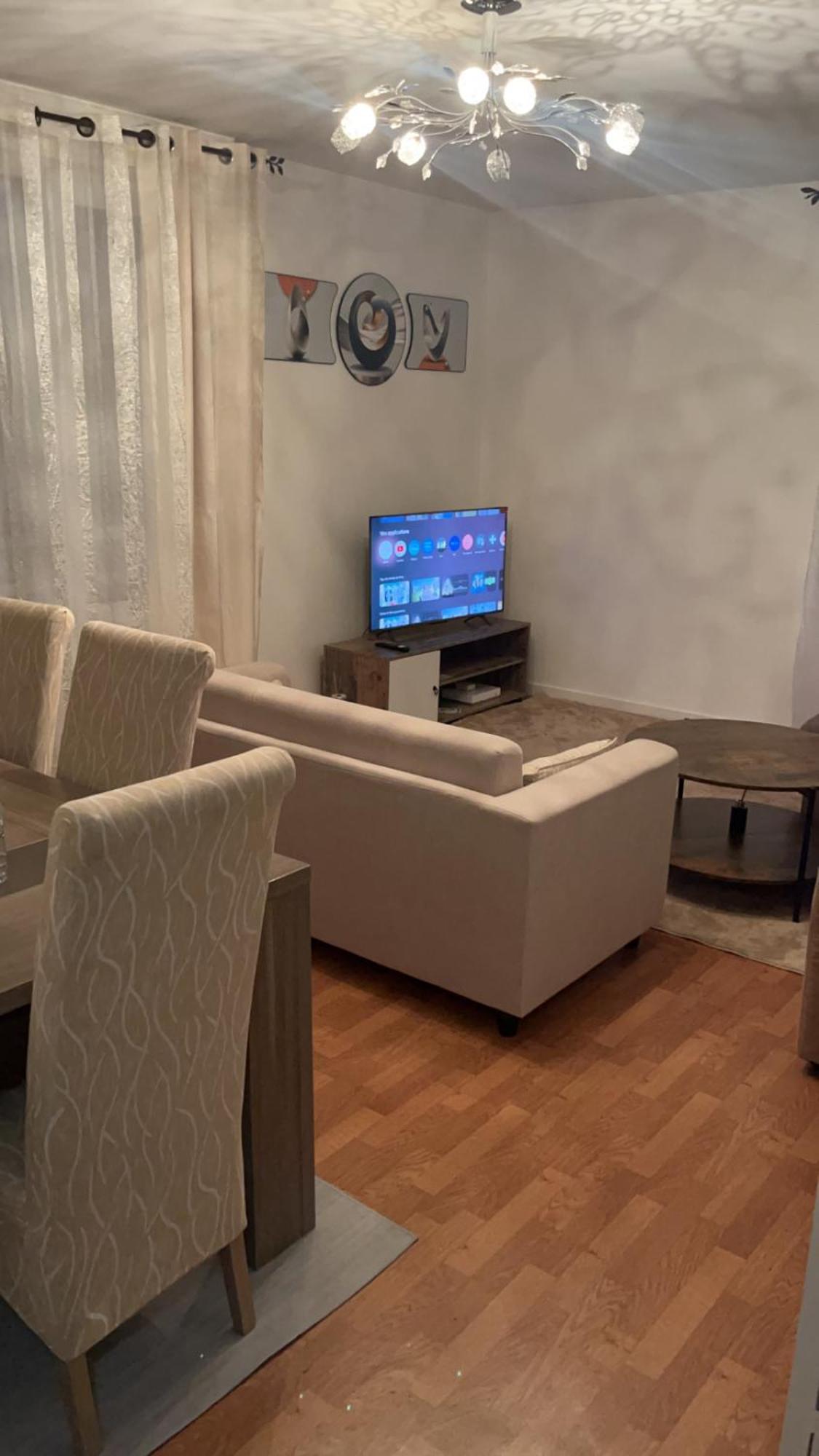Apartment 2 Et Salon Proche Paris *